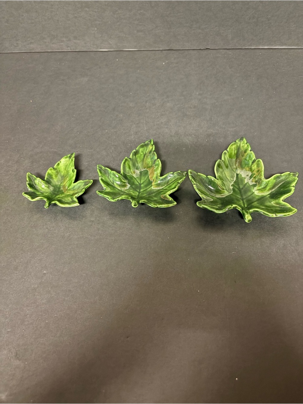 Green Ceramic set of 3 Leaf trinket dishes - Brand Unspecified